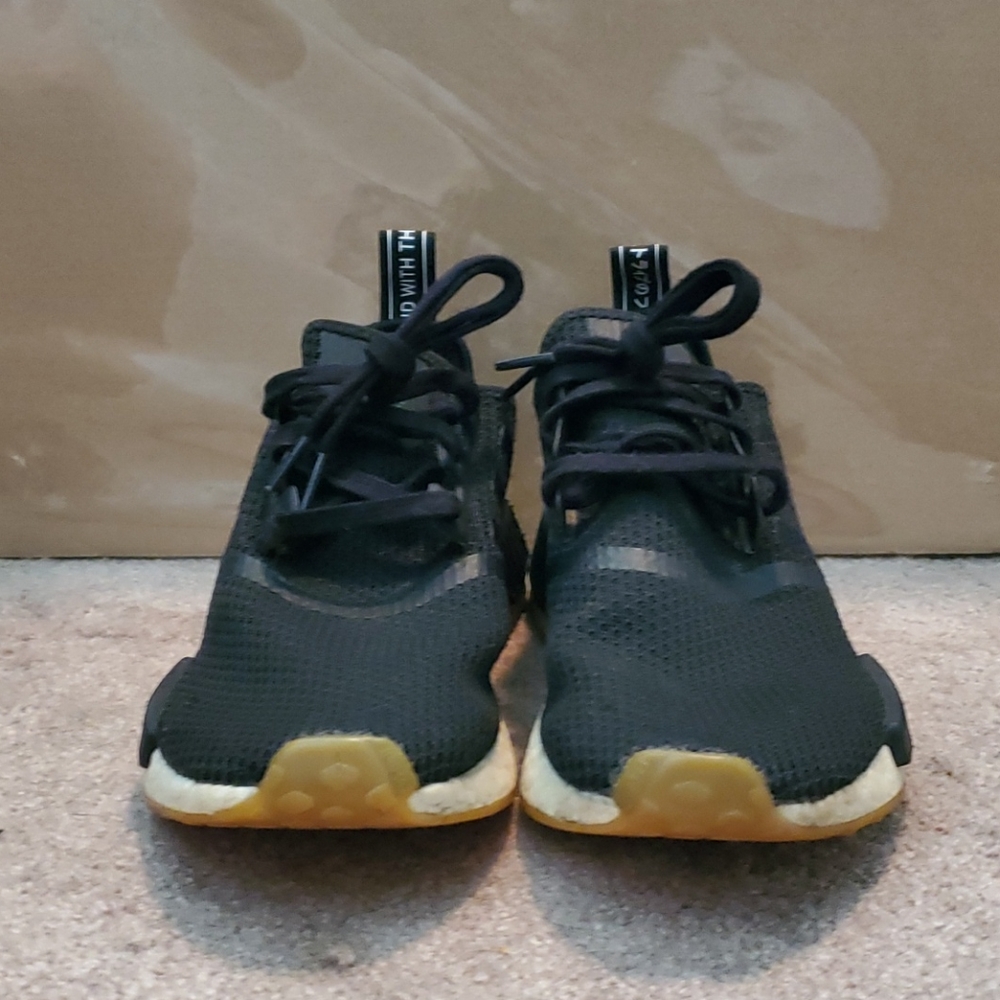 NMD R1 BLACK GUM - Picture 2 of 10